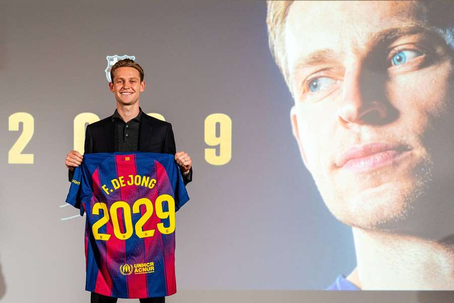 Der FC Barcelona hat Frenkie de Jongs Vertrag bis 2029 verlängert Der FC Barcelona hat Frenkie de Jongs Vertrag bis 2029 verlängert